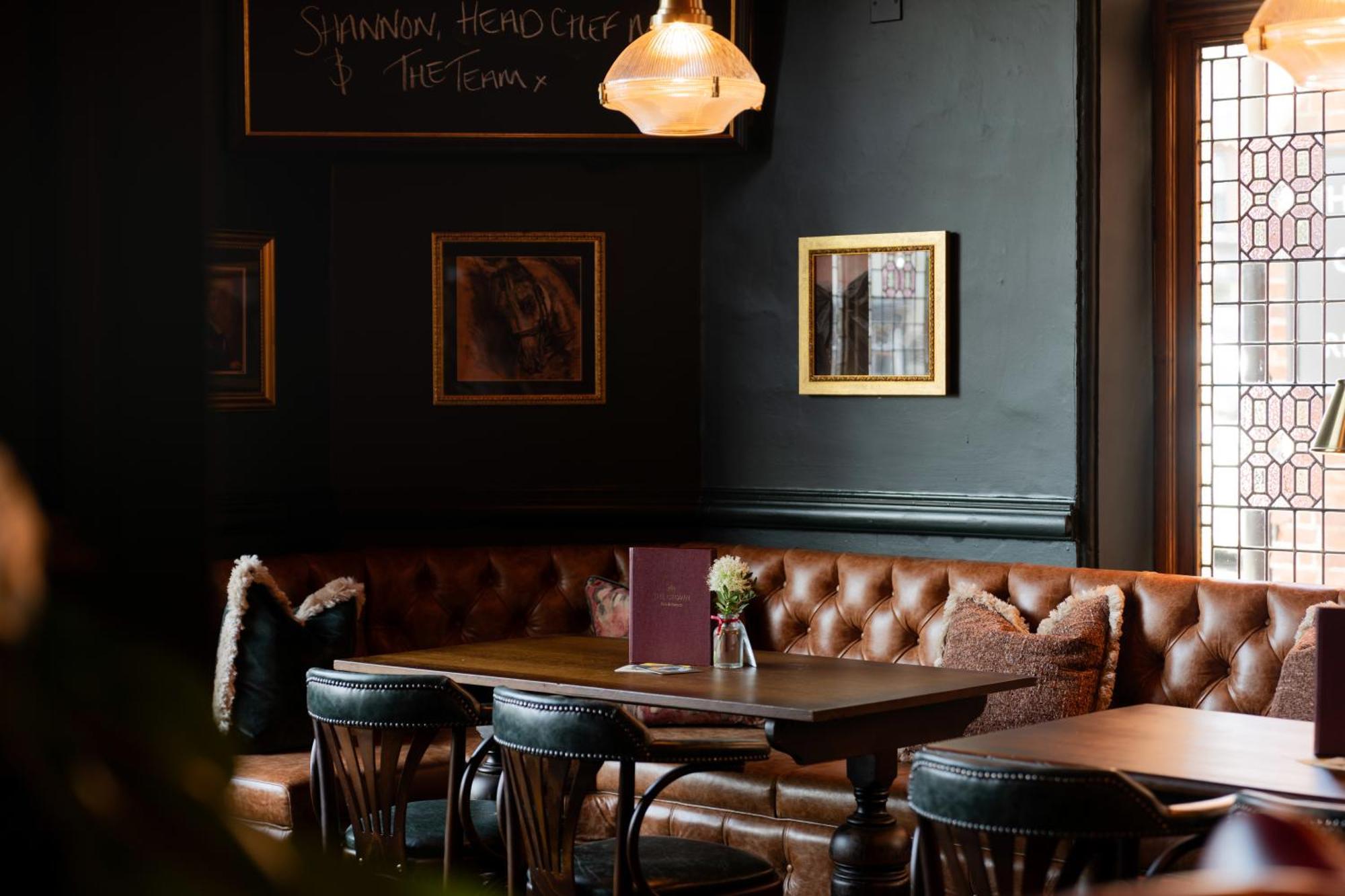 Crown Hotel Chertsey Zewnętrze zdjęcie