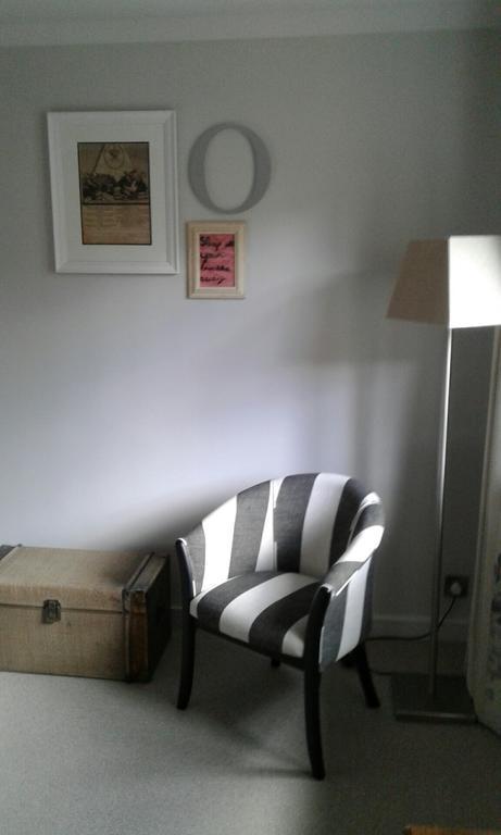 Crown Hotel Chertsey Zewnętrze zdjęcie